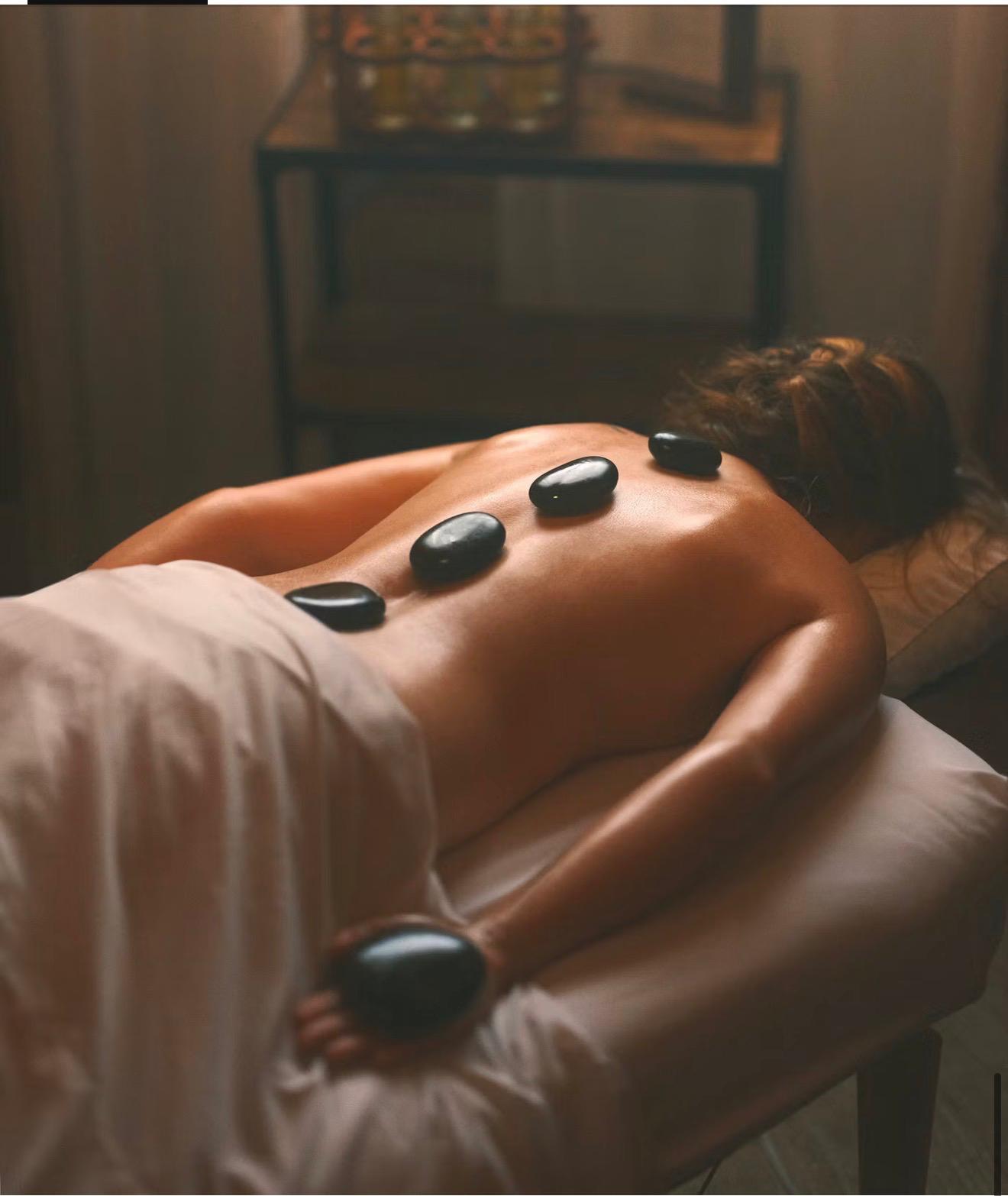 Hot stones and hot towels massage